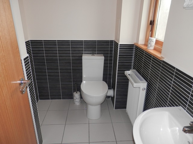  Image of 4 bedroom Detached house to rent in Black Devon Place Inchture Perth PH14 at Perthshire  Perthshire, PH14 9PB