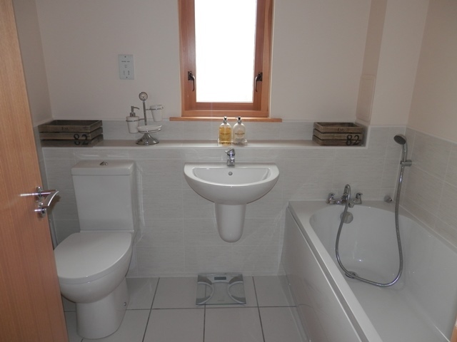  Image of 4 bedroom Detached house to rent in Black Devon Place Inchture Perth PH14 at Perthshire  Perthshire, PH14 9PB