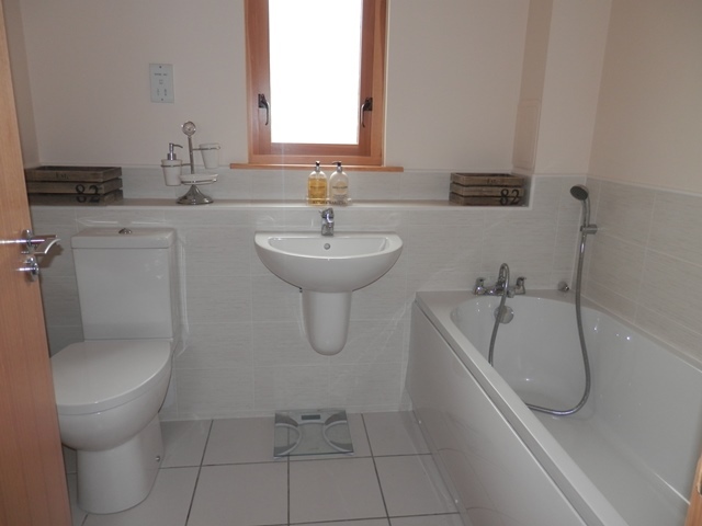  Image of 4 bedroom Detached house to rent in Black Devon Place Inchture Perth PH14 at Perthshire  Perthshire, PH14 9PB