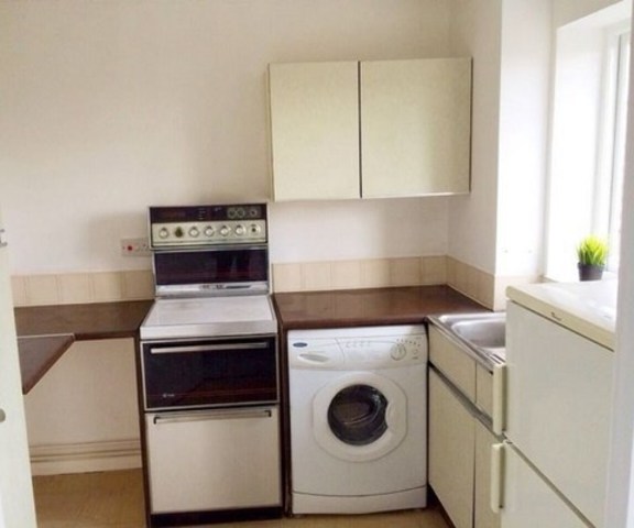  Image of Flat to rent in Blacksmiths Close Chadwell Heath Romford RM6 at BLACKSMITH CLOSE  CHADWELL HEATH, RM6 4XE