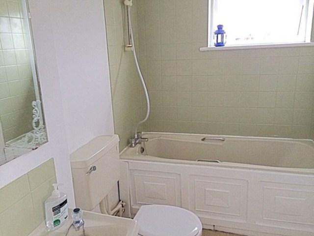  Image of Flat to rent in Blacksmiths Close Chadwell Heath Romford RM6 at BLACKSMITH CLOSE  CHADWELL HEATH, RM6 4XE