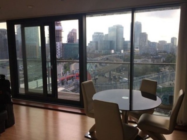  Image of 2 bedroom Apartment to rent in Blackwall Way London E14 at BLACKWALL WAY  DOCKLANDS, E14 9GB