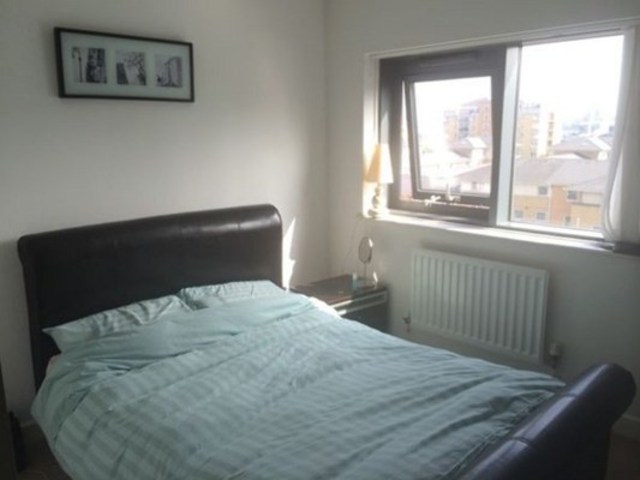  Image of 2 bedroom Apartment to rent in Blackwall Way London E14 at BLACKWALL WAY  DOCKLANDS, E14 9GB