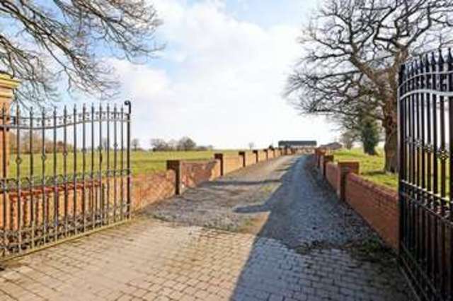  Image of 8 bedroom Detached house to rent in Blakenhall Nantwich CW5 at Blakenhall Nantwich, CW5 7NR