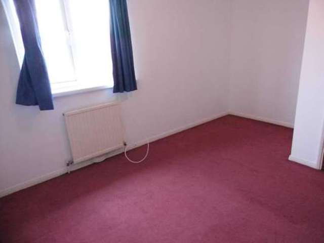  Image of 2 bedroom Terraced house to rent in Blossom Close Dagenham RM9 at Blossom Close Dagenham Becontree, RM9 6YE