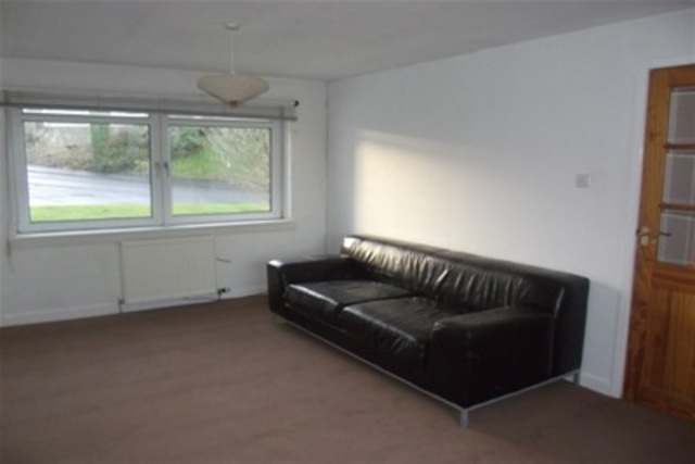  Image of 2 bedroom Flat to rent in Bonnyton Drive Eaglesham Glasgow G76 at Eaglesham East Renfrewshire East Renfrewshire, G76 0LS