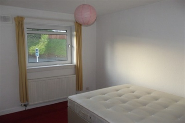  Image of 2 bedroom Flat to rent in Bonnyton Drive Eaglesham Glasgow G76 at Eaglesham East Renfrewshire East Renfrewshire, G76 0LS