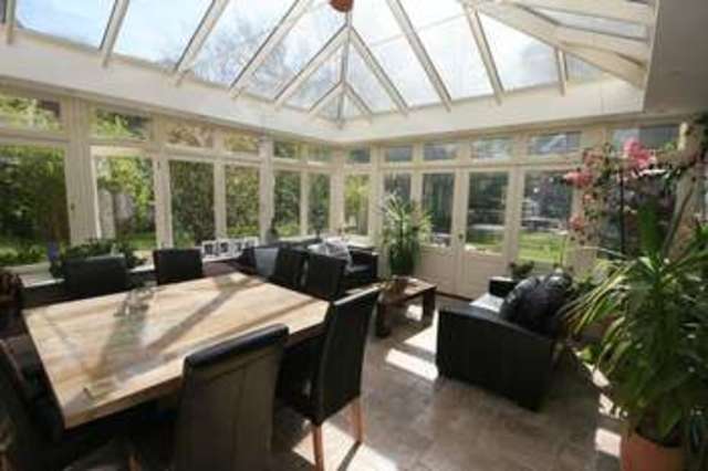  Image of 5 bedroom Detached house to rent in Bourne Grove Lower Bourne Farnham GU10 at Bourne Grove Lower Bourne Farnham, GU10 3QJ