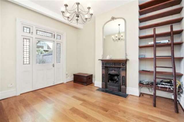  Image of 4 bedroom Detached house to rent in Brackley Road London W4 at London, W4 2HN