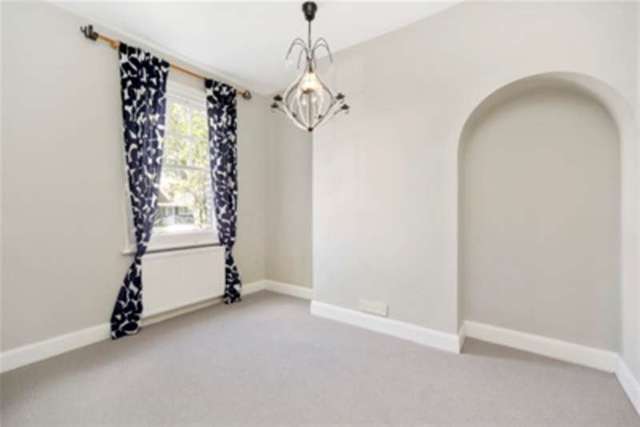  Image of 4 bedroom Detached house to rent in Brackley Road London W4 at London, W4 2HN