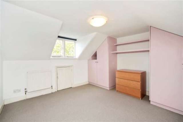  Image of 4 bedroom Detached house to rent in Brackley Road London W4 at London, W4 2HN