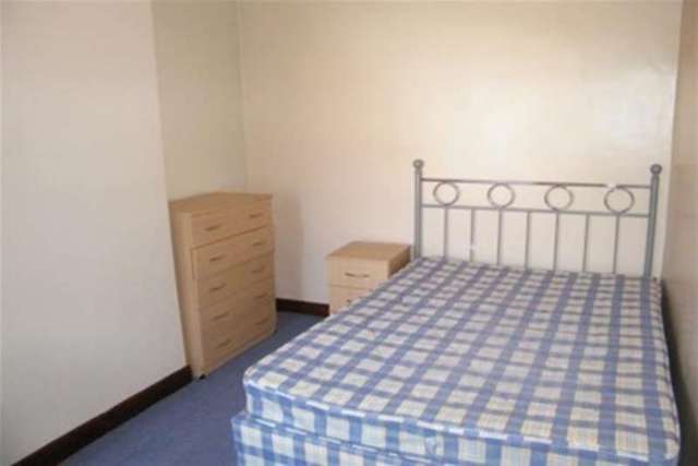  Image of 3 bedroom Detached house to rent in Brighton Street Penkhull Stoke-on-Trent ST4 at Stoke-on-Trent, ST4 7HH
