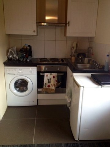  Image of Terraced house to rent in Broad Street Dagenham RM10 at BROAD STREET  DAGENHAM HEATH, RM10 9HX