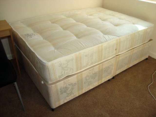  Image of 1 bedroom House Share to rent in Broadfield Road Manchester M14 at Broadfield Road Rusholme Manchester, M14 4WF