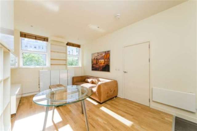  Image of 1 bedroom Flat to rent in Bromyard Avenue London W3 at London, W3 7BN