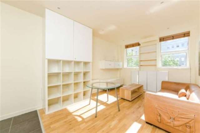  Image of 1 bedroom Flat to rent in Bromyard Avenue London W3 at London, W3 7BN