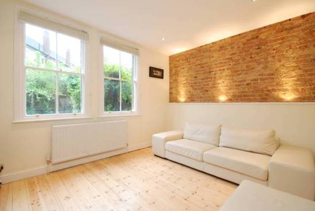  Image of 3 bedroom Detached house to rent in Broomfield Road London N13 at Broomfield Cottages Bromfield Road Palmers Green, N13 4NN
