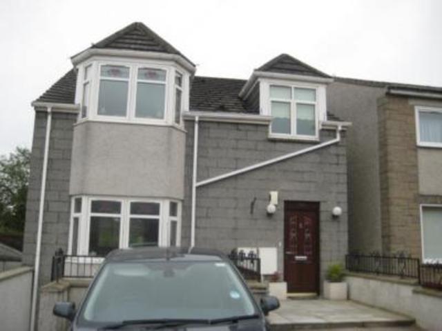  Image of 3 bedroom Flat to rent in Broomhill Avenue Aberdeen AB10 at West End Aberdeen Aberdeen, AB10 6JL