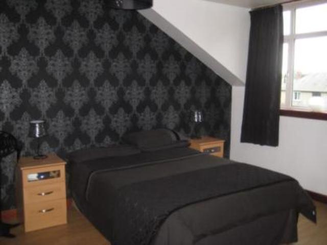  Image of 3 bedroom Flat to rent in Broomhill Avenue Aberdeen AB10 at West End Aberdeen Aberdeen, AB10 6JL