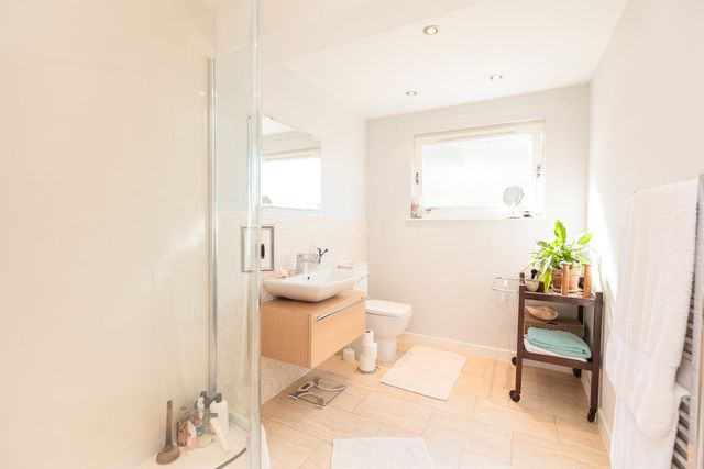  Image of 5 bedroom Detached house to rent in Broomyknowe Edinburgh EH14 at Craiglockhart Edinburgh Edinburgh, EH14 1JZ