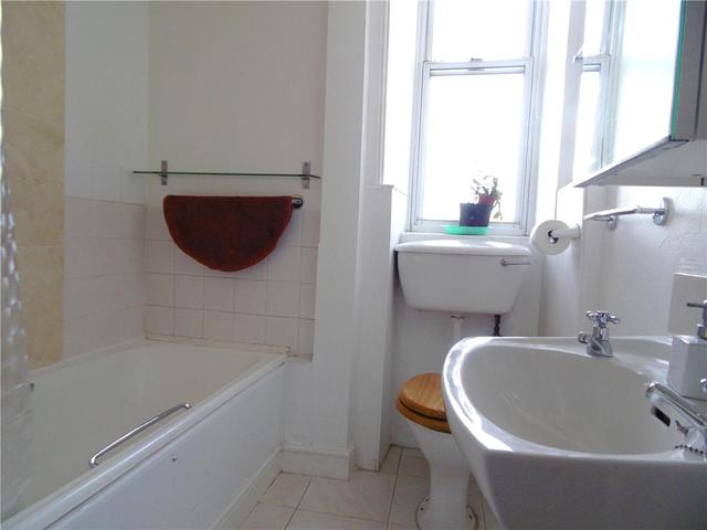  Image of 1 bedroom Flat to rent in Broughton Road Edinburgh EH7 at Broughton Edinburgh Edinburgh, EH7 4EG