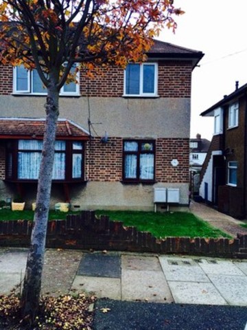  Image of 2 bedroom Terraced house to rent in Brunswick Gardens Ilford IG6 at BRUNSWICK GARDENS  HAINUALT, IG6 2QY