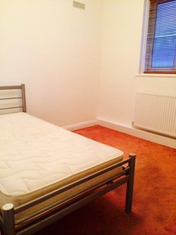  Image of 2 bedroom Terraced house to rent in Brunswick Gardens Ilford IG6 at BRUNSWICK GARDENS  HAINUALT, IG6 2QY