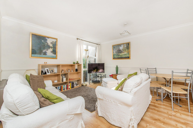  Image of 2 bedroom Ground Flat to rent in Holyoake Court Bryan Road London SE16 at Bryan Road  London, SE16 5HJ