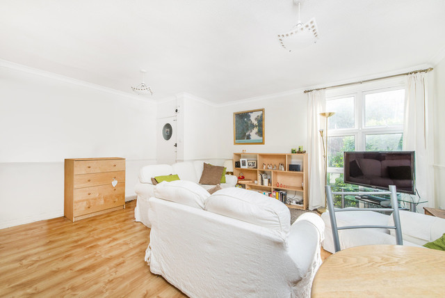  Image of 2 bedroom Ground Flat to rent in Holyoake Court Bryan Road London SE16 at Bryan Road  London, SE16 5HJ