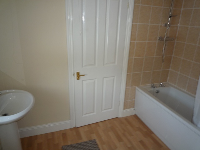  Image of 4 bedroom Detached house to rent in Burgess Road Southampton SO17 at Southampton, SO17 1TU