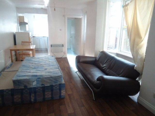  Image of Studio flat to rent in Burgoyne Road London N4 at Burgoyne Road  Harringay, N4 1AA