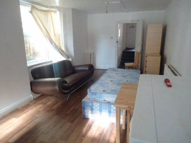  Image of Studio flat to rent in Burgoyne Road London N4 at Burgoyne Road  Harringay, N4 1AA