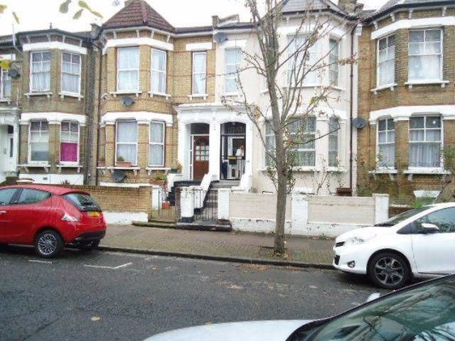  Image of Studio flat to rent in Burgoyne Road London N4 at Burgoyne Road  Harringay, N4 1AA