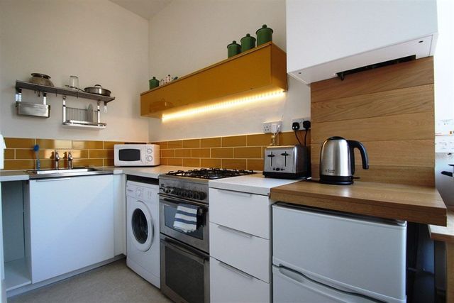  Image of 1 bedroom Flat to rent in Burleigh Street Govan Glasgow G51 at Ibrox Glasgow Glasgow, G51 3LA