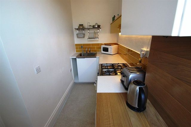  Image of 1 bedroom Flat to rent in Burleigh Street Govan Glasgow G51 at Ibrox Glasgow Glasgow, G51 3LA