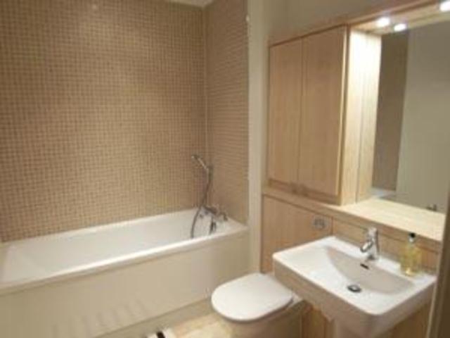  Image of 2 bedroom Flat to rent in Burnbrae Place East Craigs Edinburgh EH12 at East Craigs Edinburgh Edinburgh, EH12 8AR