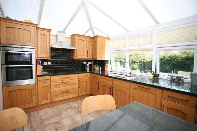  Image of 4 bedroom Bungalow for sale in Caird Lawns Devizes SN10 at DEVIZES SN10 DEVIZES, SN10 3EB