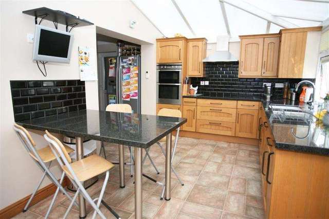  Image of 4 bedroom Bungalow for sale in Caird Lawns Devizes SN10 at DEVIZES SN10 DEVIZES, SN10 3EB