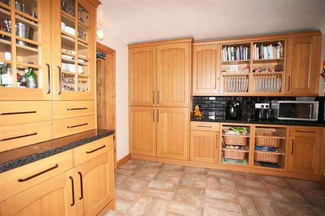  Image of 4 bedroom Bungalow for sale in Caird Lawns Devizes SN10 at DEVIZES SN10 DEVIZES, SN10 3EB