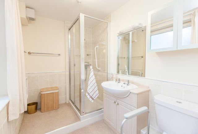  Image of 2 bedroom Flat to rent in Oxgangs Road North Edinburgh EH13 at Colinton Edinburgh Edinburgh, EH13 9AA