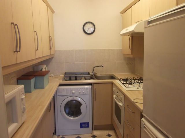  Image of 2 bedroom Flat to rent in Caledonia Street Paisley PA3 at Paisley Renfrewshire Renfrewshire, PA3 2JG