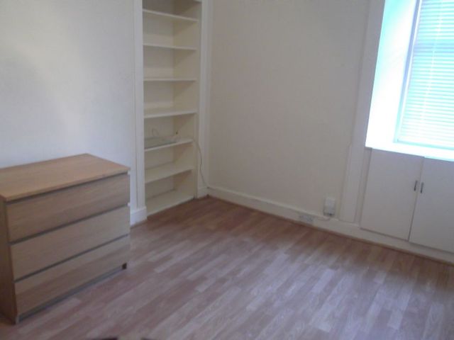  Image of 2 bedroom Flat to rent in Caledonia Street Paisley PA3 at Paisley Renfrewshire Renfrewshire, PA3 2JG