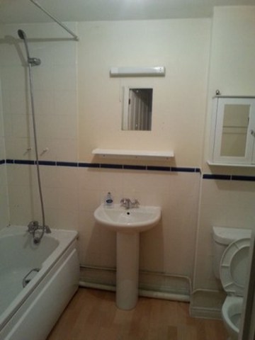  Image of 1 bedroom Apartment to rent in Goresbrook Road Dagenham RM9 at CASTLE COURT GORESBROOK ROAD BECONTREE, RM9 6XG