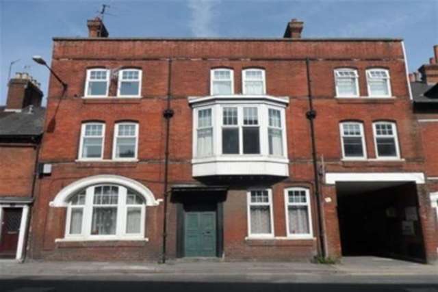  Image of 2 bedroom Flat to rent in Castle Street Salisbury SP1 at Salisbury, SP1 3UA