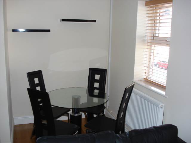  Image of 2 bedroom Flat to rent in Cathays Terrace Cathays Cardiff CF24 at Cathays Cardiff Roath, CF24 4HZ