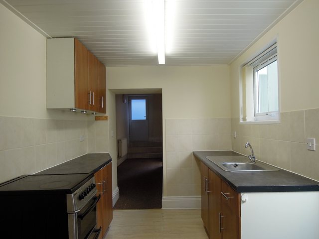  Image of 2 bedroom Flat to rent in Cecil Street Plymouth PL1 at Stonehouse Plymouth Stonehouse, PL1 5HL