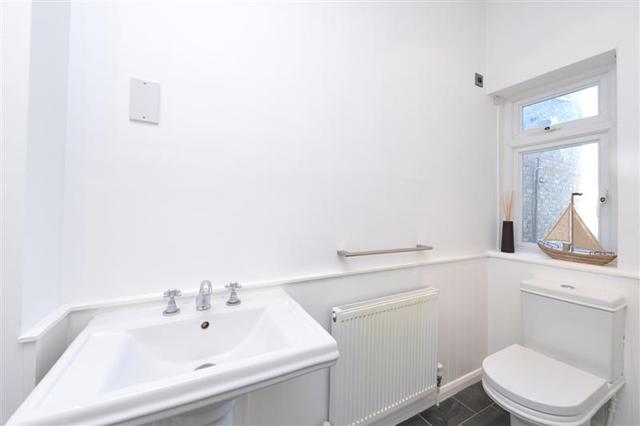  Image of 2 bedroom Property to rent in Cecile Park London N8 at Crouch End, N8 9AX