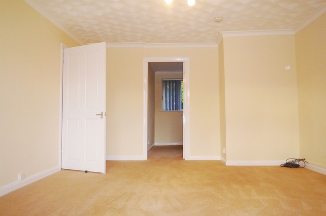  Image of 2 bedroom Apartment to rent in Oakfield Drive Reigate RH2 at Cedar House Oakfield Drive Reigate, RH2 9NX
