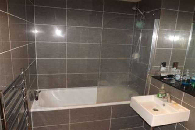  Image of 2 bedroom Flat to rent in Broad Quay Bristol BS1 at Bristol, BS1 4AU