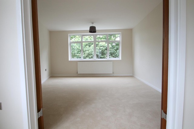  Image of 2 bedroom Apartment to rent in Station Avenue Walton-on-Thames KT12 at Station Avenue  Walton-on-Thames, KT12 1NG